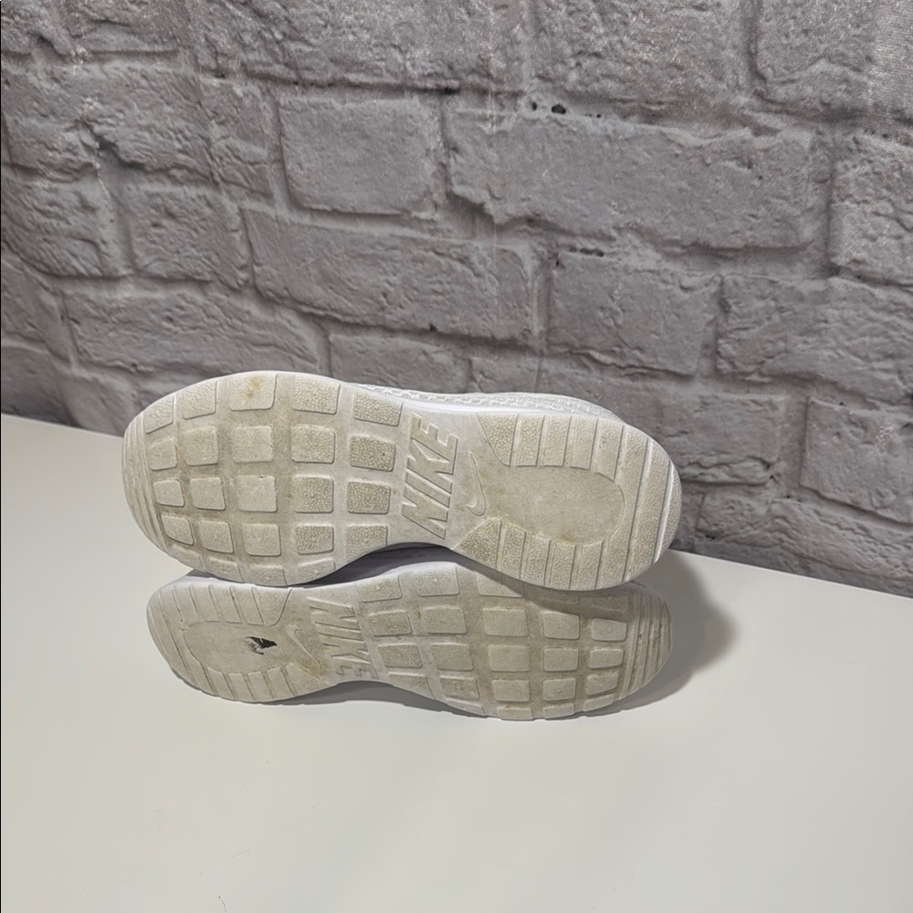 Nike Sneakers - Picture 7 of 7